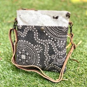 Small Tails Crossbody Myra Bag